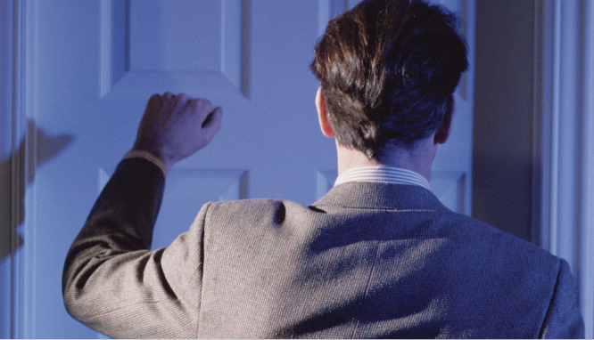 Стук в дверь