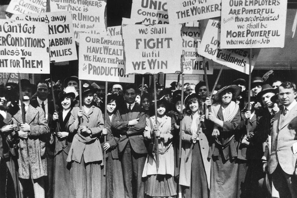 проплаченная забастовка,... воскресник, а, так вот откуда это пошло...