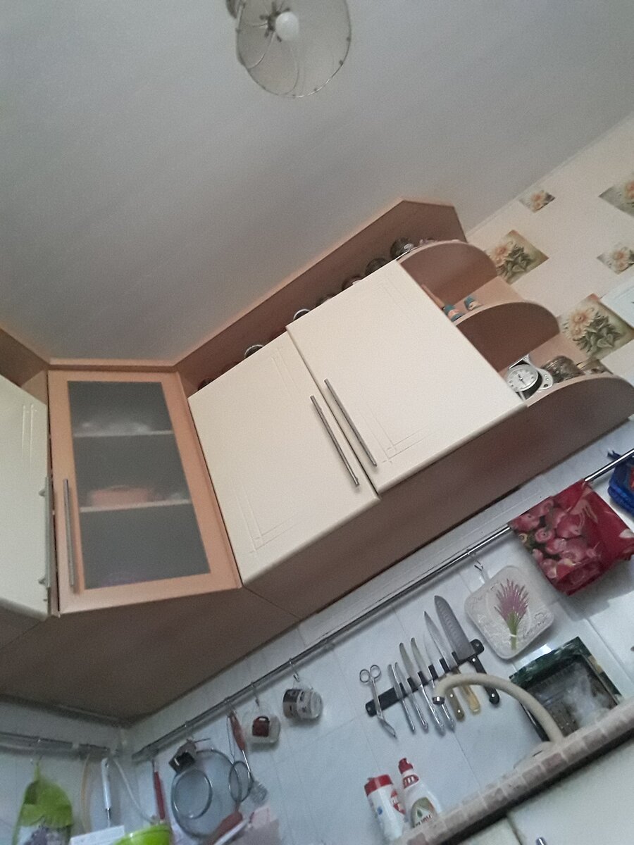 Примерно так выглядело до покраски.Это ещё до ремонта три года назад.