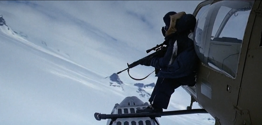 Высовываться из вертолёта, да ещё в Антарктике, только ради охоты? - Тут что-то не так! 
(с) Кадр из фильма