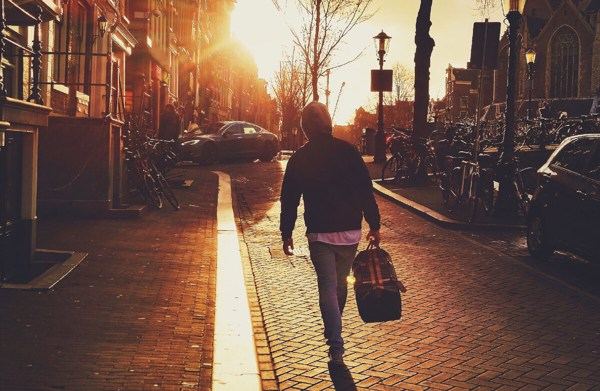 Уезжают, как правило, в Москву или Санкт-Петербург.