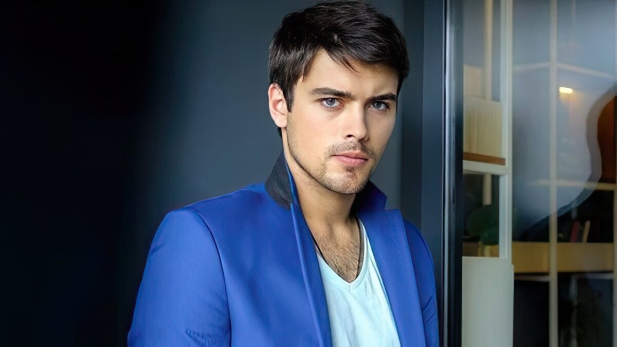 Источник: https://uznayvse.ru/images/content/2023/7/18/belarusian-actor-kirill-dytsevich_100.jpg