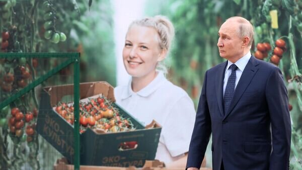 Путин во время посещения тепличного комплекса ООО "Солнечный дар" https://ria.ru/20240305/agroproduktsiya-1931283030.html