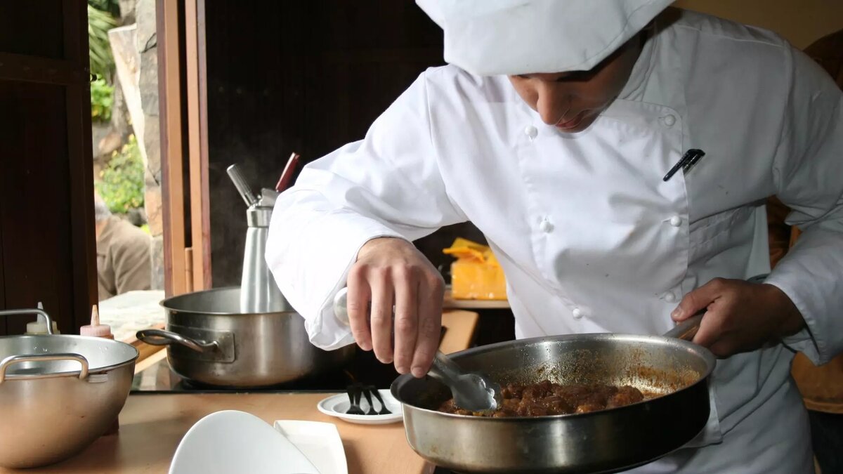     Международный женский День — повод еще раз выразить свою любовь близким женщинам. Предлагаем пять рецептов, с которыми справится любой мужчина.