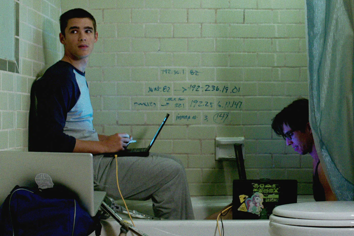 Боюсь представить, чем они там заняты. В доту, небось, рубятся, срамцы!