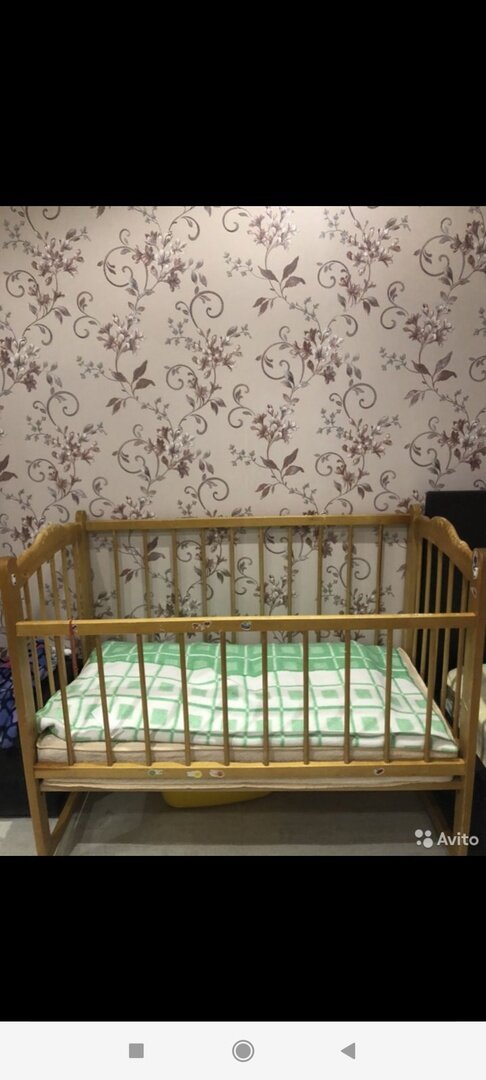 2. В галерее 2 фото, листайте