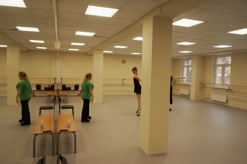 Еще в конце января Московское государственное хореографическое училище имени Л.М. Лавровского переехало в четырехэтажное здание, которое располагается  на улице Чаплыгина.-4-2