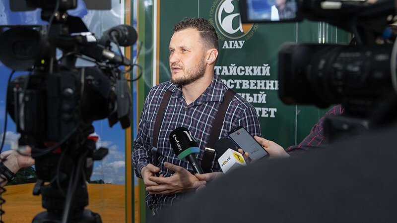     Встреча с Олегом Сиротой в Барнауле. www.altairegion22.ru