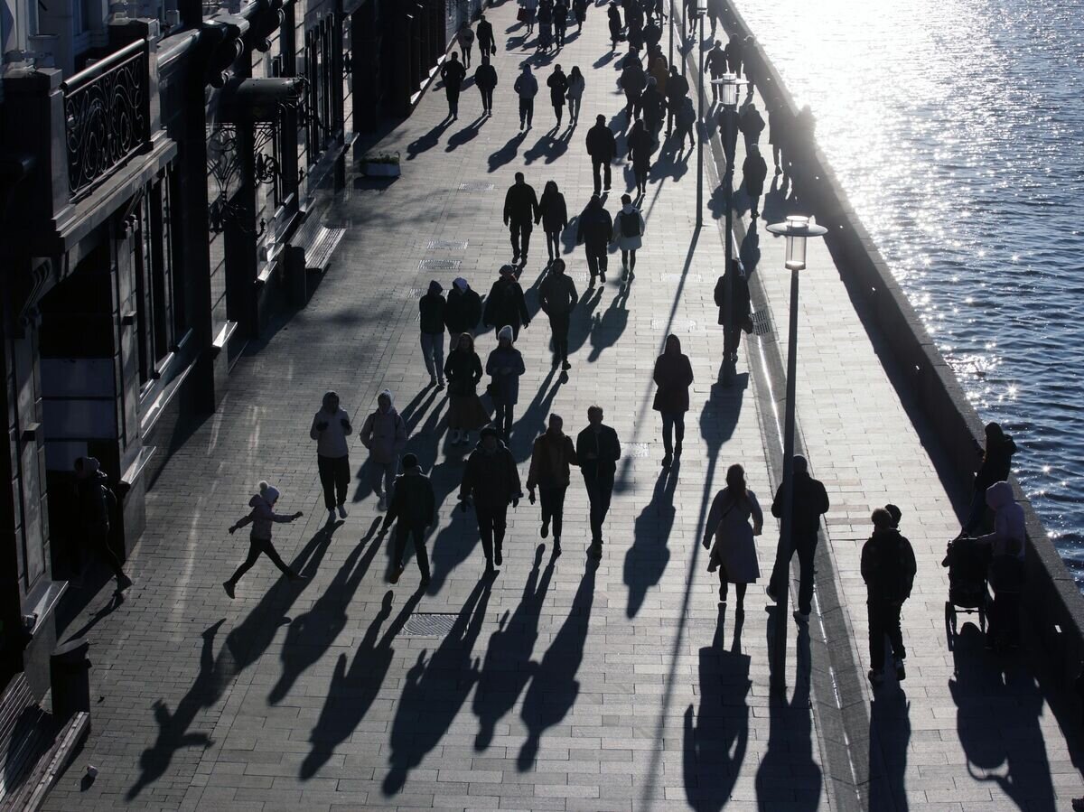    Люди на одной из улиц в Москве© РИА Новости / Виталий Белоусов