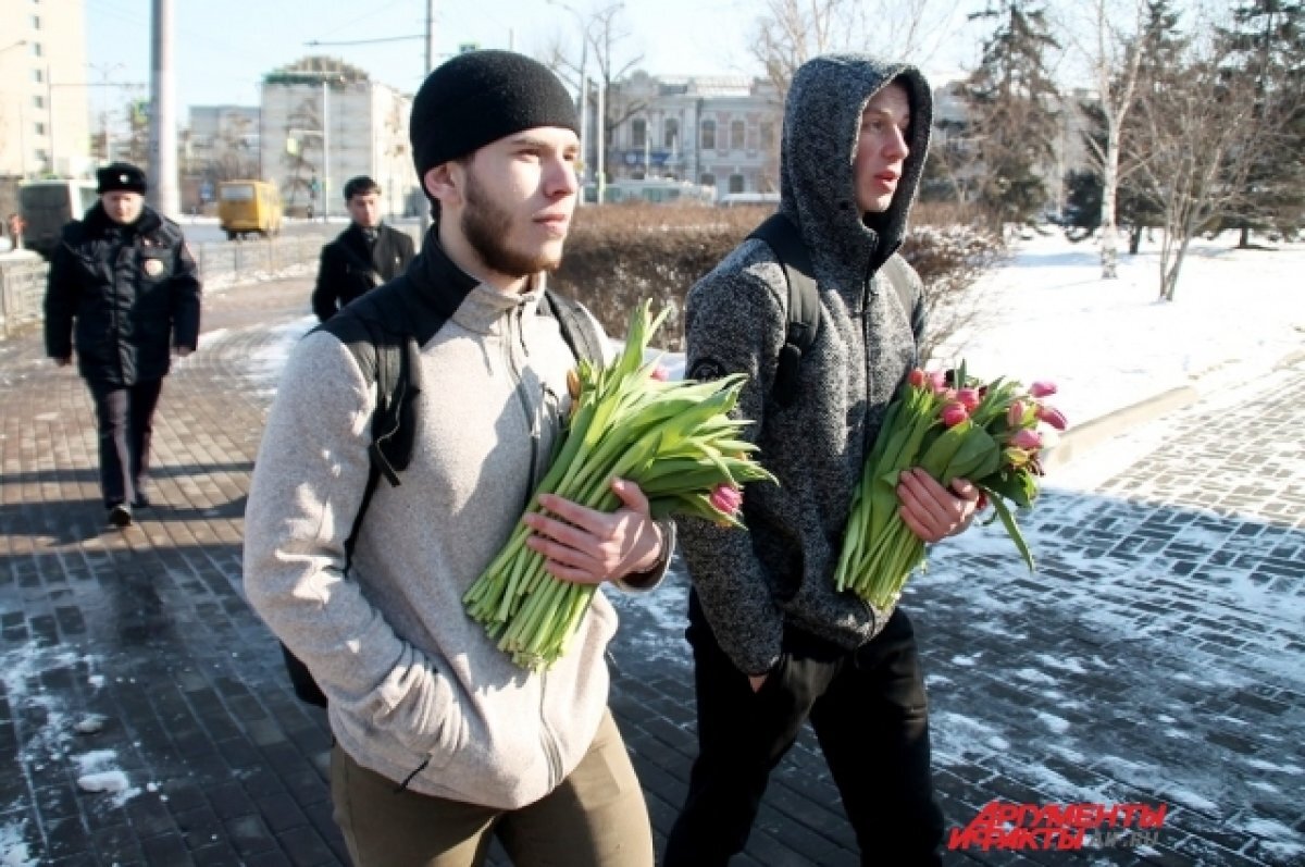    Томские мужчины рассказали, сколько потратят на подарки коллегам к 8 марта