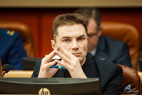 
Анатолий Обухов: «Глаголом жгу сердца людей»