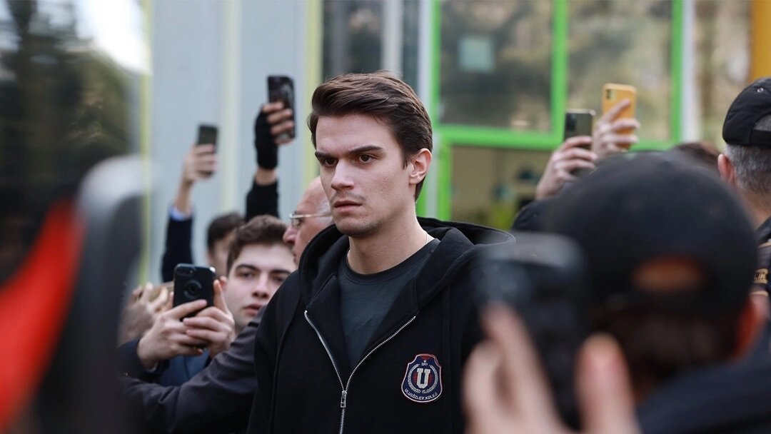 Кадр из сериала "Не бойся, я с тобой". Картинка из Интернета.