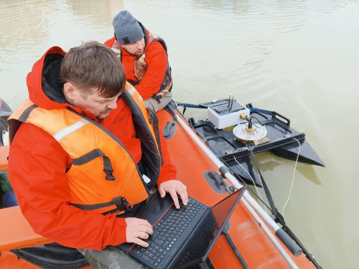 Специалисты Аквазонд.