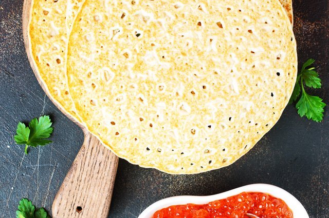    Как приготовить блины с дырочками?