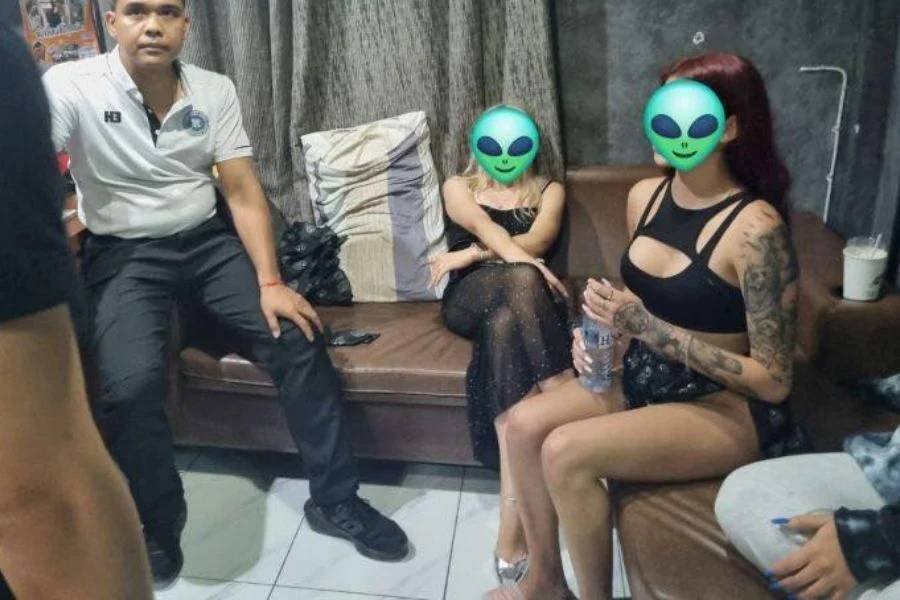 2 красатули на Пхукете попались в лапы полиции