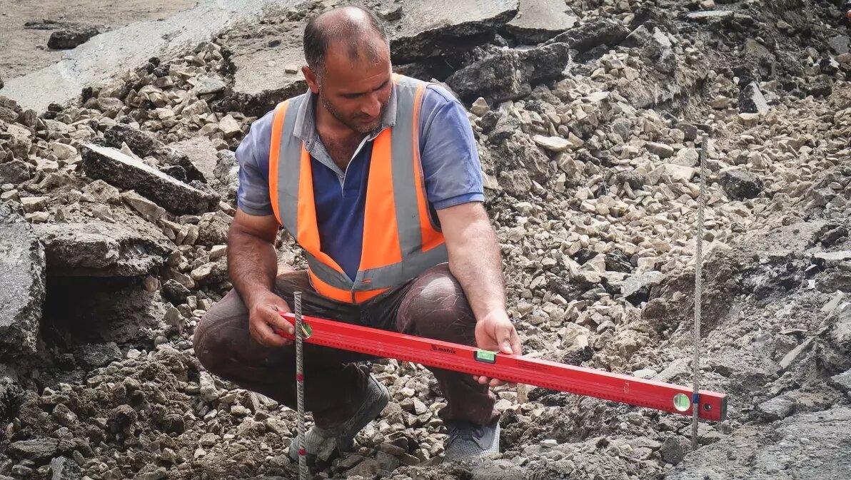     Вакансии открыты в Управлении дорожного хозяйства и благоустройства. Город55 узнал, сколько в ведомстве готовы платить сотрудникам.