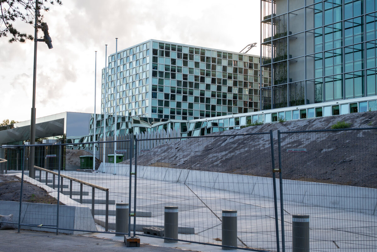 МУС выдал уже несколько ордеров на арест российских политиков.  Фото: pxhere.com