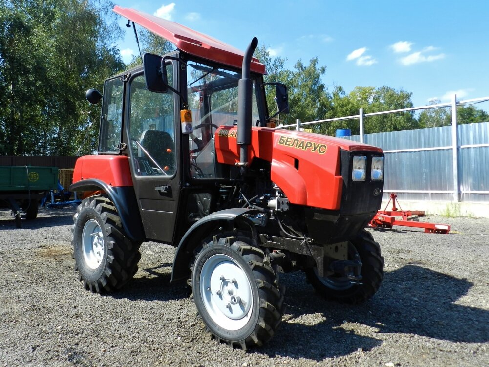Трактор Беларус 320.4М (источник https://zavodselmash.ru/tractory/minitraktora-belarus/traktor-belarus-3204m/)
