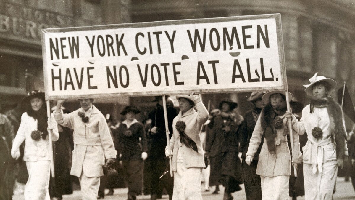 Требуем зрелищ. Пословицы о науке для детей. Наука хлеба не просит а сама хлеб дает. Зреет хлеб. Хлеба не просит.