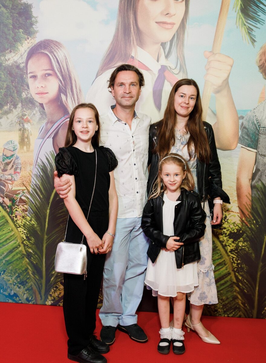 Лысый протест Фёдора Добронравова - Экспресс газета