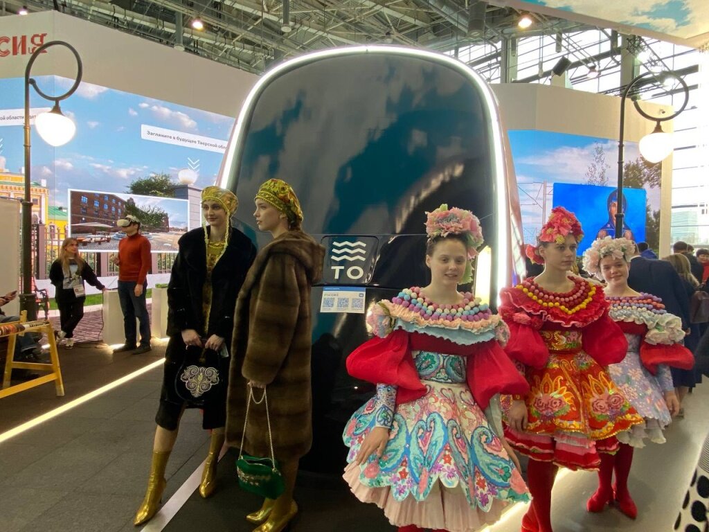 Тверские мастерицы канитель не тянут: женщины Верхневолжья на ВДНХ