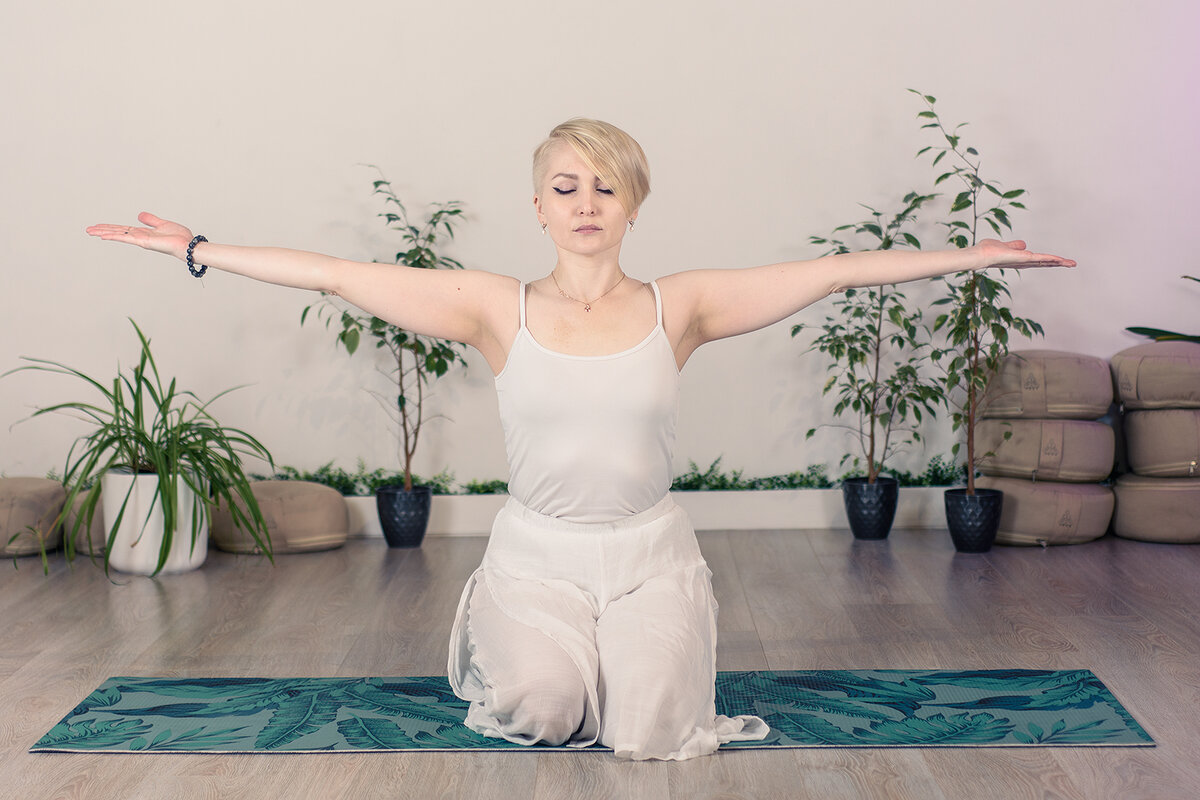 Упражнение 2. Подъемы из положения сидя на коленях и пятках