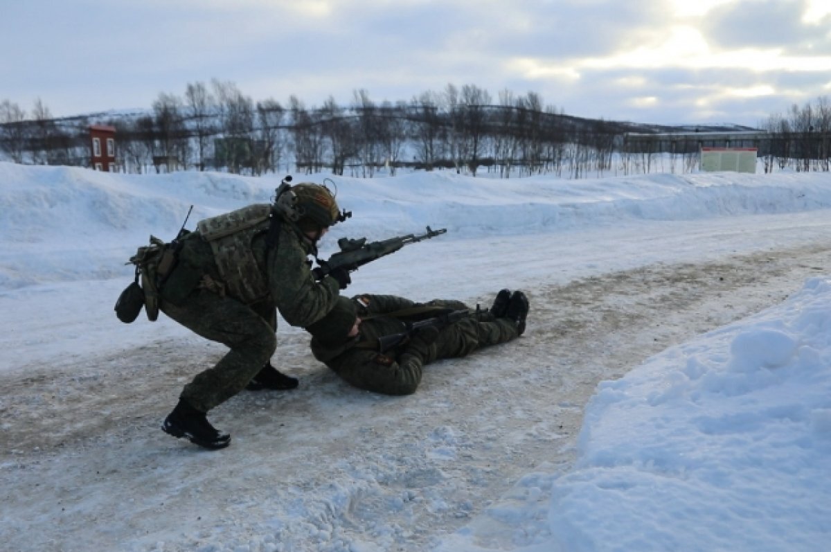    Санинструктор Северного флота с опытом СВО провела учения по медпомощи