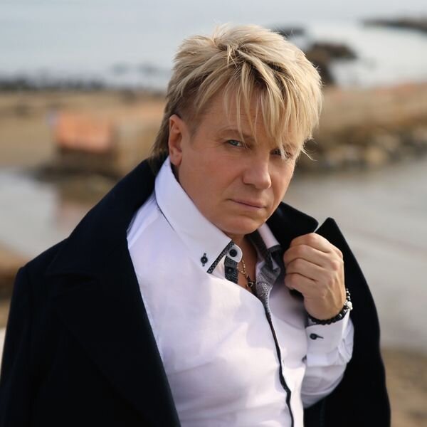 С болью во взгляде. За Отечество радеет. Из интернета 