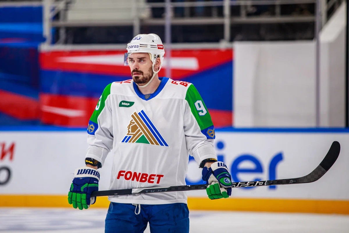 Нападающий «Салавата Юлаева» Сергей Шмелёв