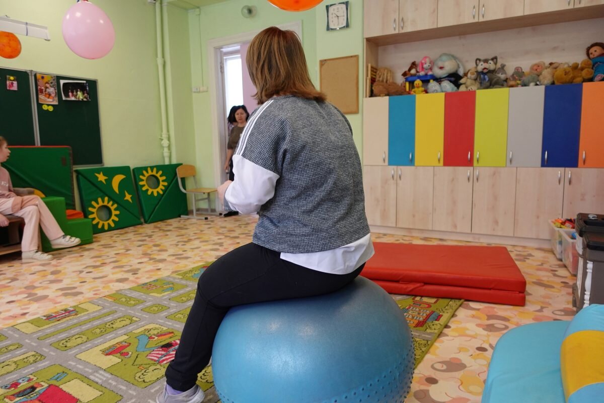    Ксения подготовила для дочери подарок - браслет, но вручить его ребенку не смогла