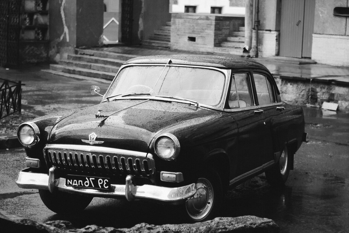   1)У верблюда в горбе вода 2)Ежики любят молоко 3)Собаки любят кости, кошки - рыбу, а мыши - сыр.  4)В аптеках принимают сигаретный пепел и проволоки накаливания из ламп, но нужно собрать килограмм.-3