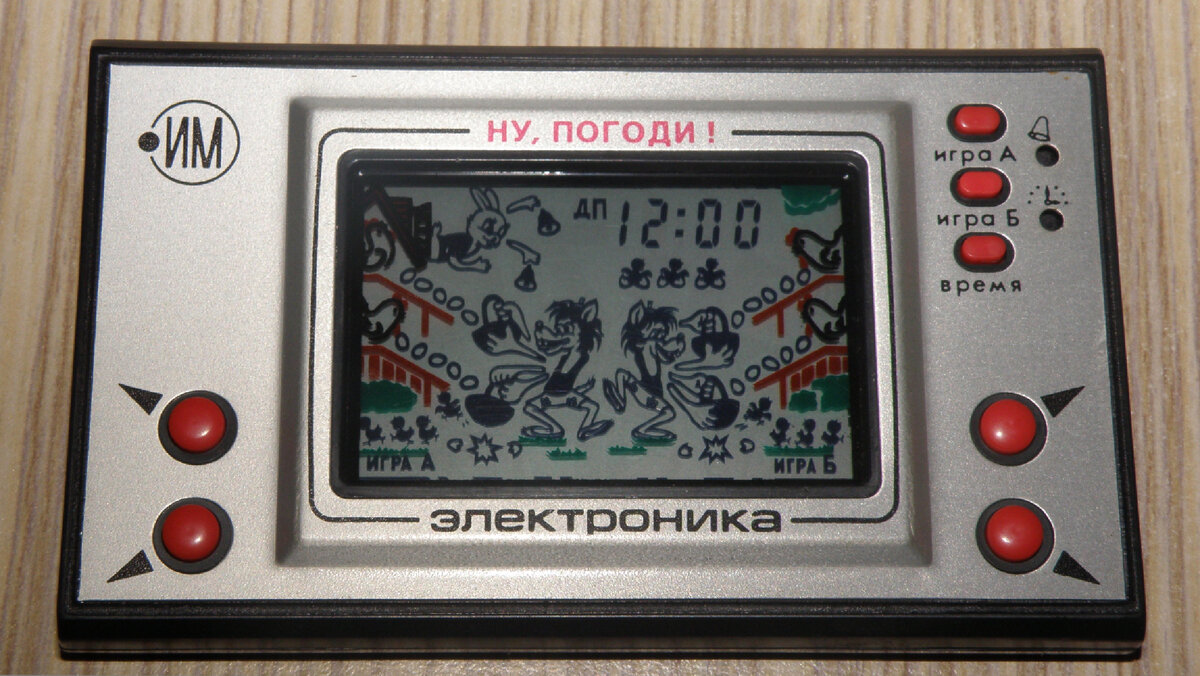   1)У верблюда в горбе вода 2)Ежики любят молоко 3)Собаки любят кости, кошки - рыбу, а мыши - сыр.  4)В аптеках принимают сигаретный пепел и проволоки накаливания из ламп, но нужно собрать килограмм.-8