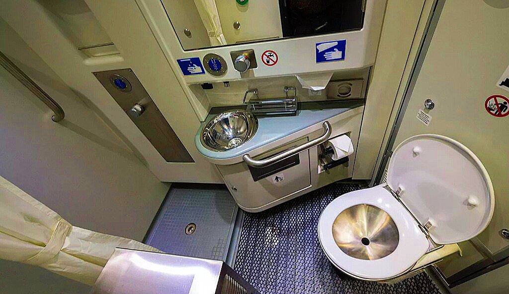 Туалет совместно с душем