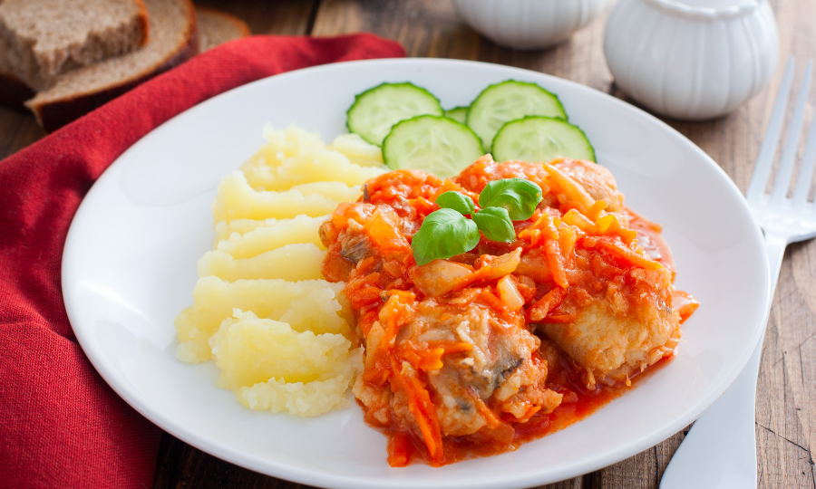 В СССР эту закуску готовили на праздники, в том числе и на 8 марта. Вкусно, а стоит сущие копейки