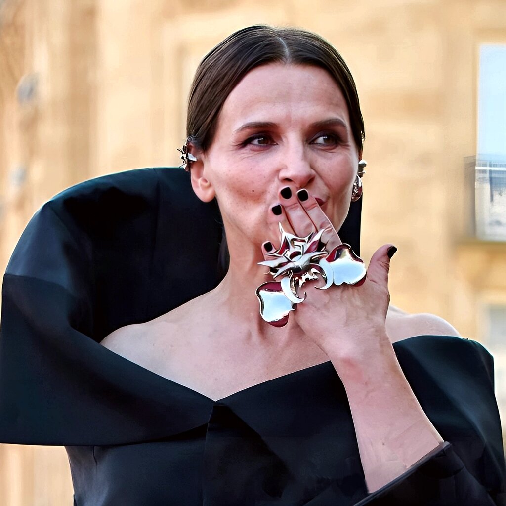 Жюльет Бинош на 71-ом МКФ в Сан-Себастьяне, 2023 г