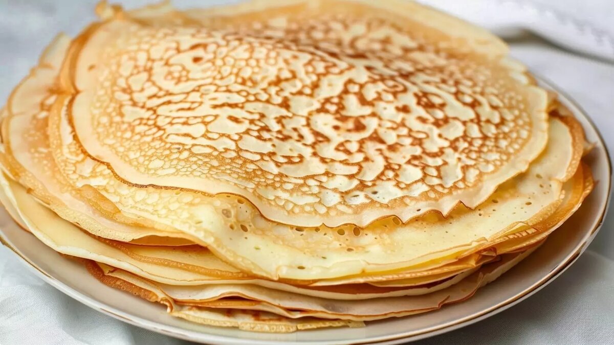     Блины — универсальное блюдо, которое подают как десерт, закуску или второе блюдо. В качестве начинки можно использовать практически все, что лежит в холодильнике. В преддверии Масленицы о вкусных и небанальных вариантах NewsNN рассказал бренд-шеф сервиса готовой еды «ПриЕм» Сергей Тихонов.