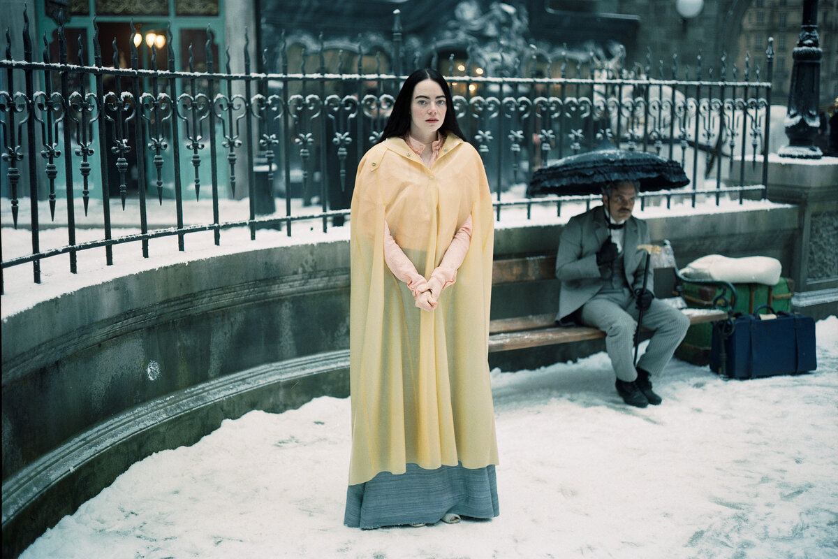     Шляпа из коры и 25 метров лент: как работали над костюмами в фильмах, номинированных за них на «Оскар»