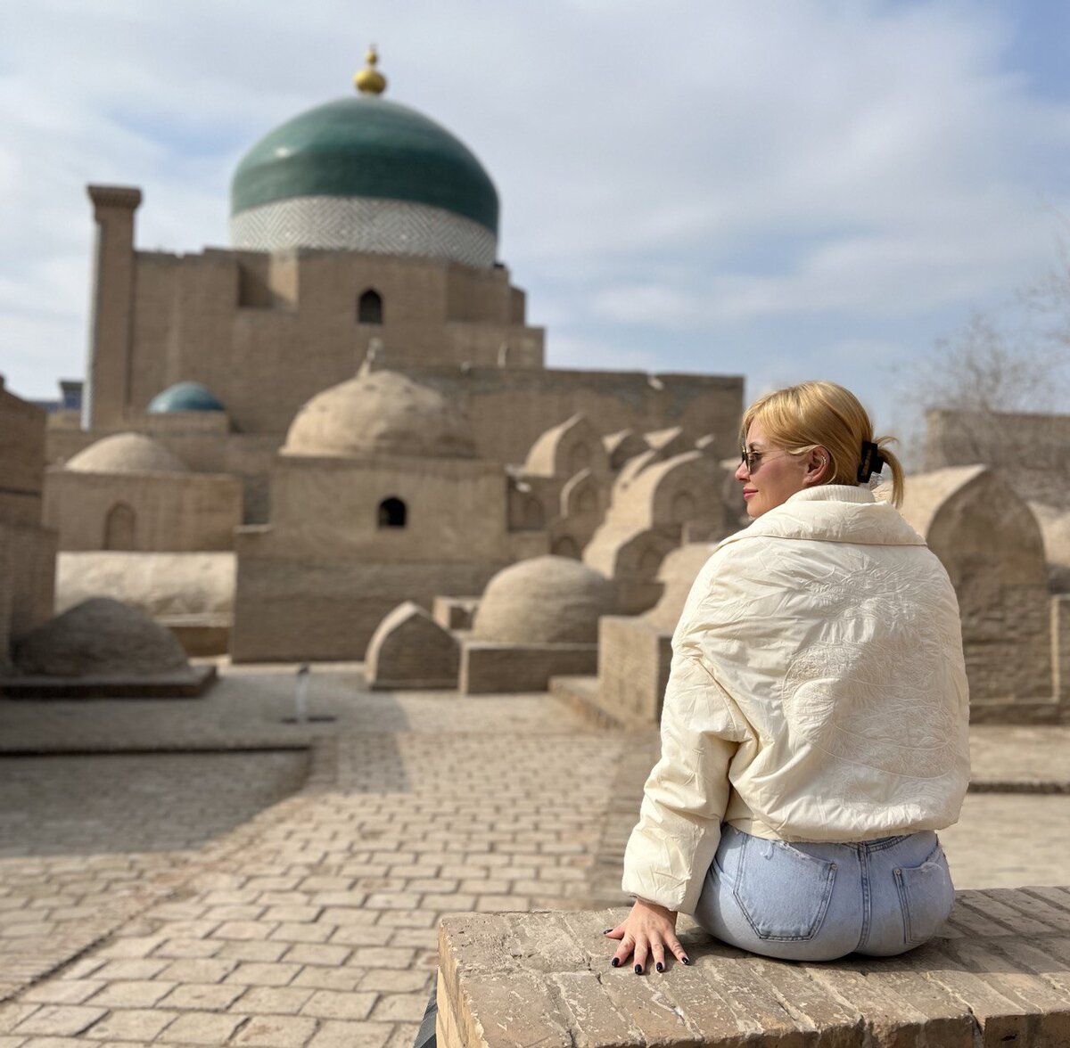 Это я в Хиве. Самый красивый город в Узбекистане, на мой взгляд