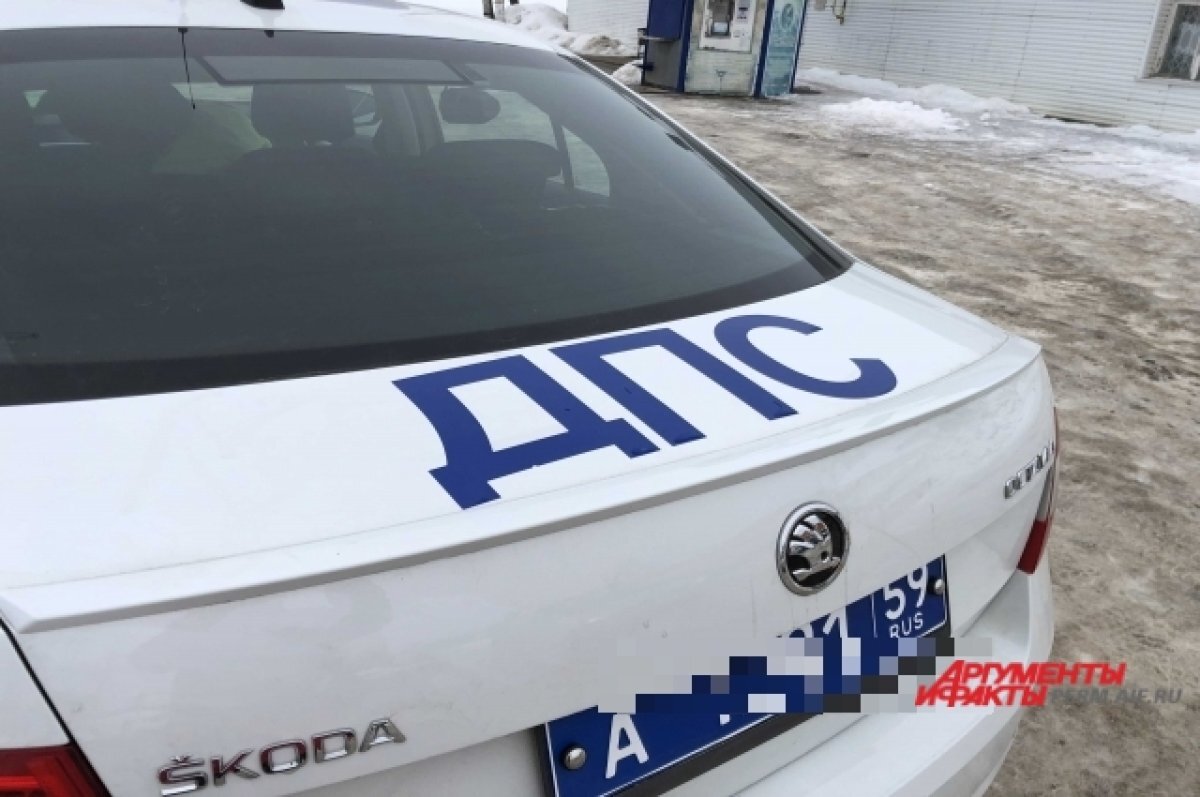    В Пермском крае автомобиль перевернулся на крышу в ДТП с двумя иномарками
