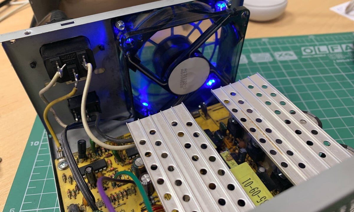 Новый кулер с подсветкой убил двух зайцев сразу - тишина и красота