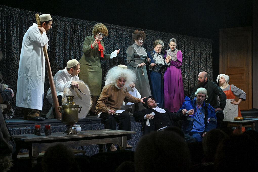 Спектакль "Плоды просвещения". Театр драмы. Фото - сайт Театра