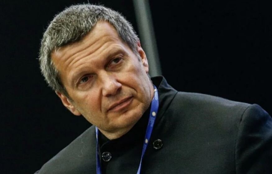    «Он дышит, ему нужна помощь»: Соловьев заявил, что поклонники раскопали могилу Навального*