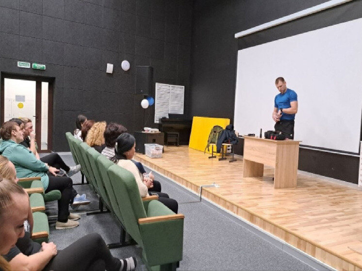 Школа программирования белгород. Школа программирования белгород. Робототехника для детей фото. Алгоритмика белгород. Айти куб.