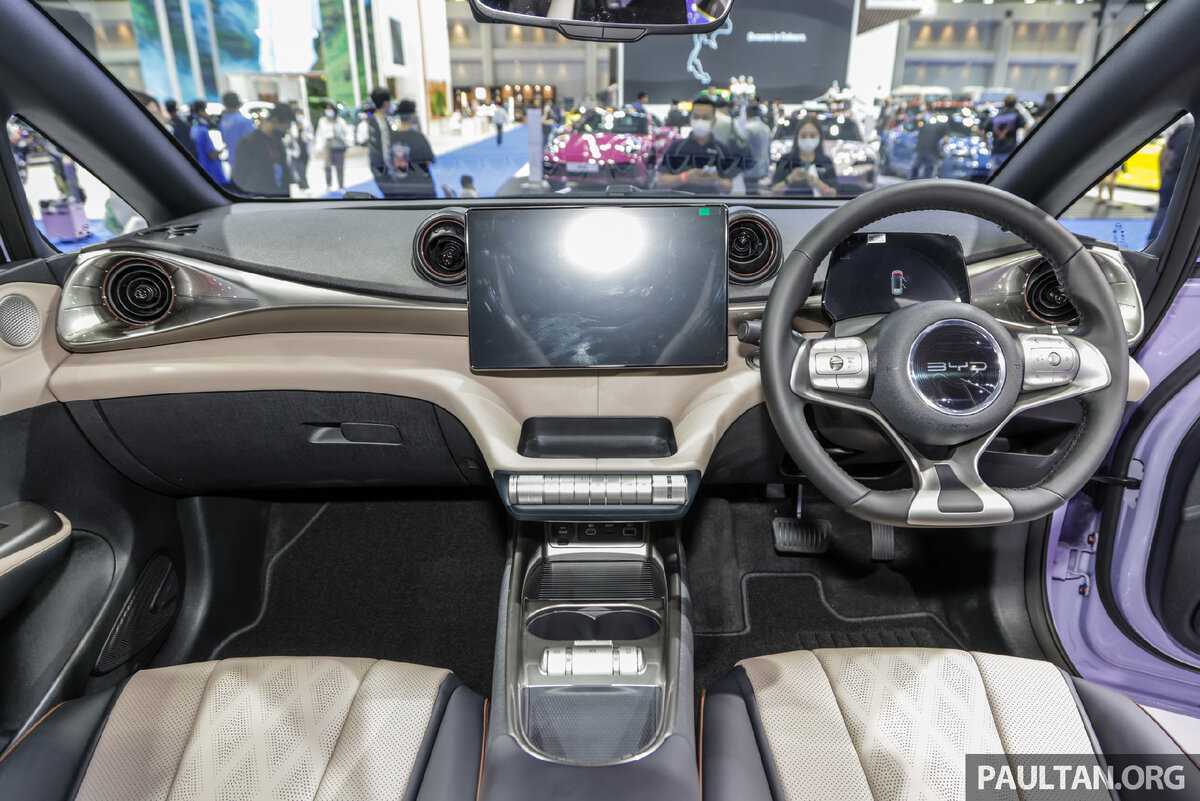 Dolphin Mini на презентации в Тайланде 