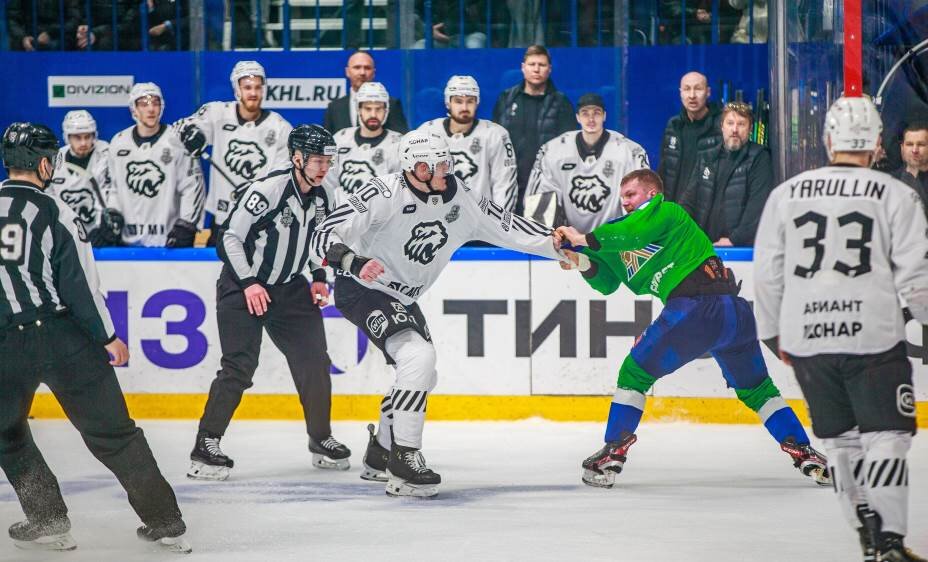    В матче «Салават Юлаев» - «Трактор» было заброшено 5 шайб, а также случилось целых 119 минут штрафа! Фото: «Салават Юлаев»