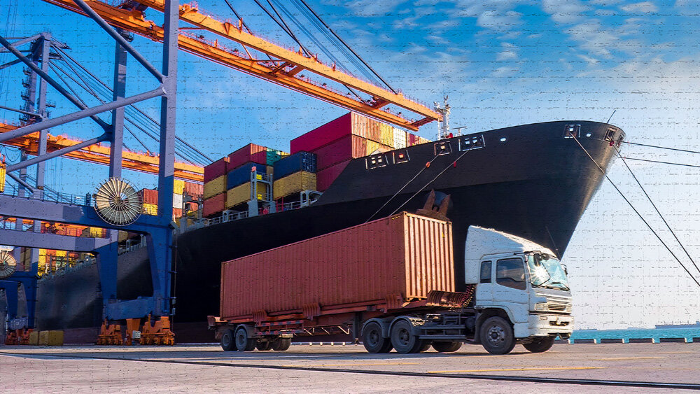 Но до сих пор далеко не все готовы оформляться "в белую"....