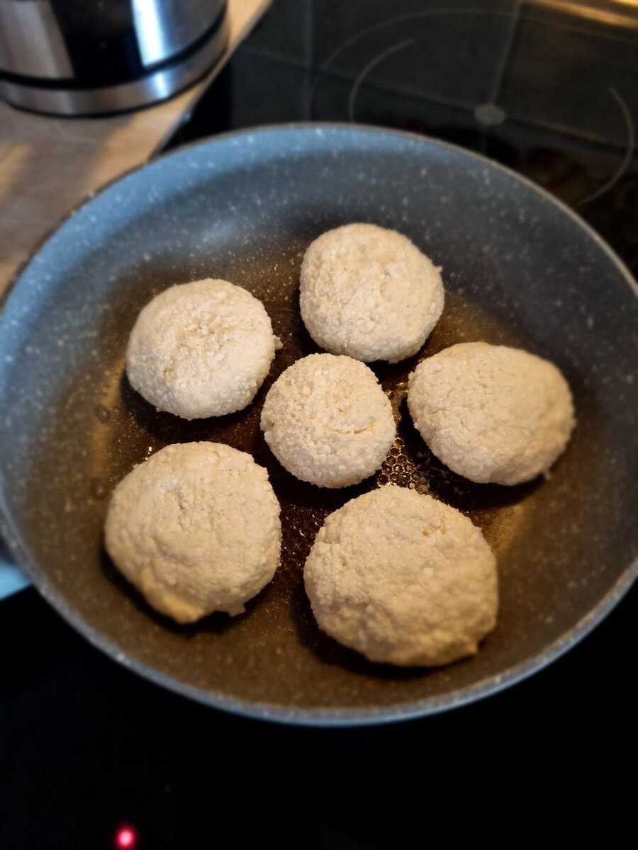 Рецепт нежных сырников с сахаром (творог обезжиренный) | The Little_Fox  cooks | Дзен