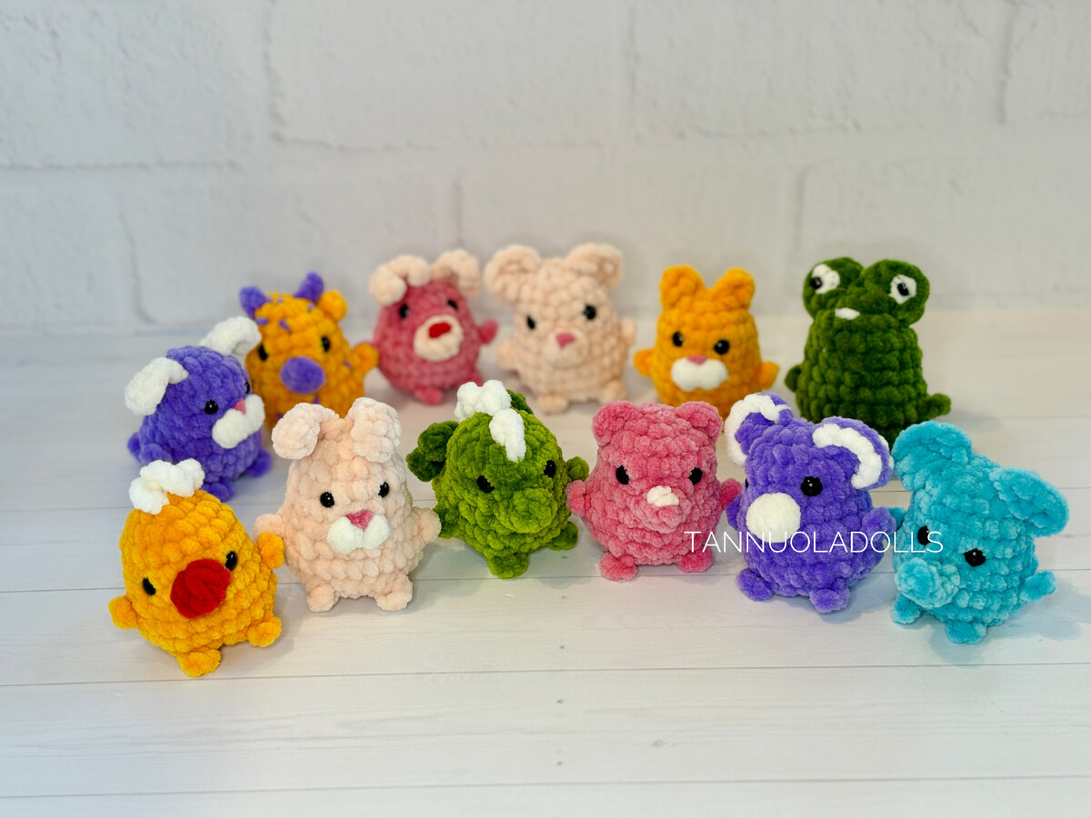 вязаные игрушки крючком. морские обитатели вязание крючком марии бильдяковой. маленькие вязаные игрушки. что можно связать легко игрушку. игрушки амигуруми.