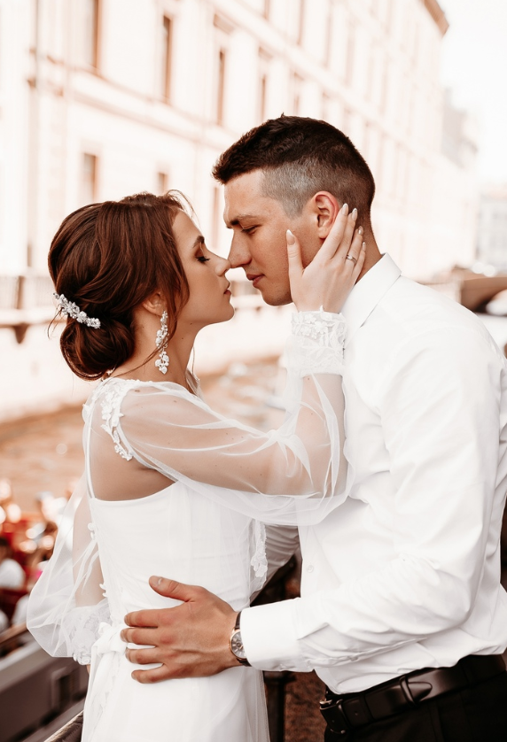 пора жениться. давай сюда твои котлеты. жениться надо на той. что говорят поженившимся. жалеешь чтотженился?нельзя жалетб.