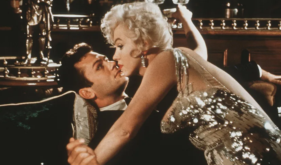 Безусловно, фильм "В джазе только девушки", вышедший в 1959 году, можно назвать фильмом на все времена и одной из самых культовых мировых комедий.-15